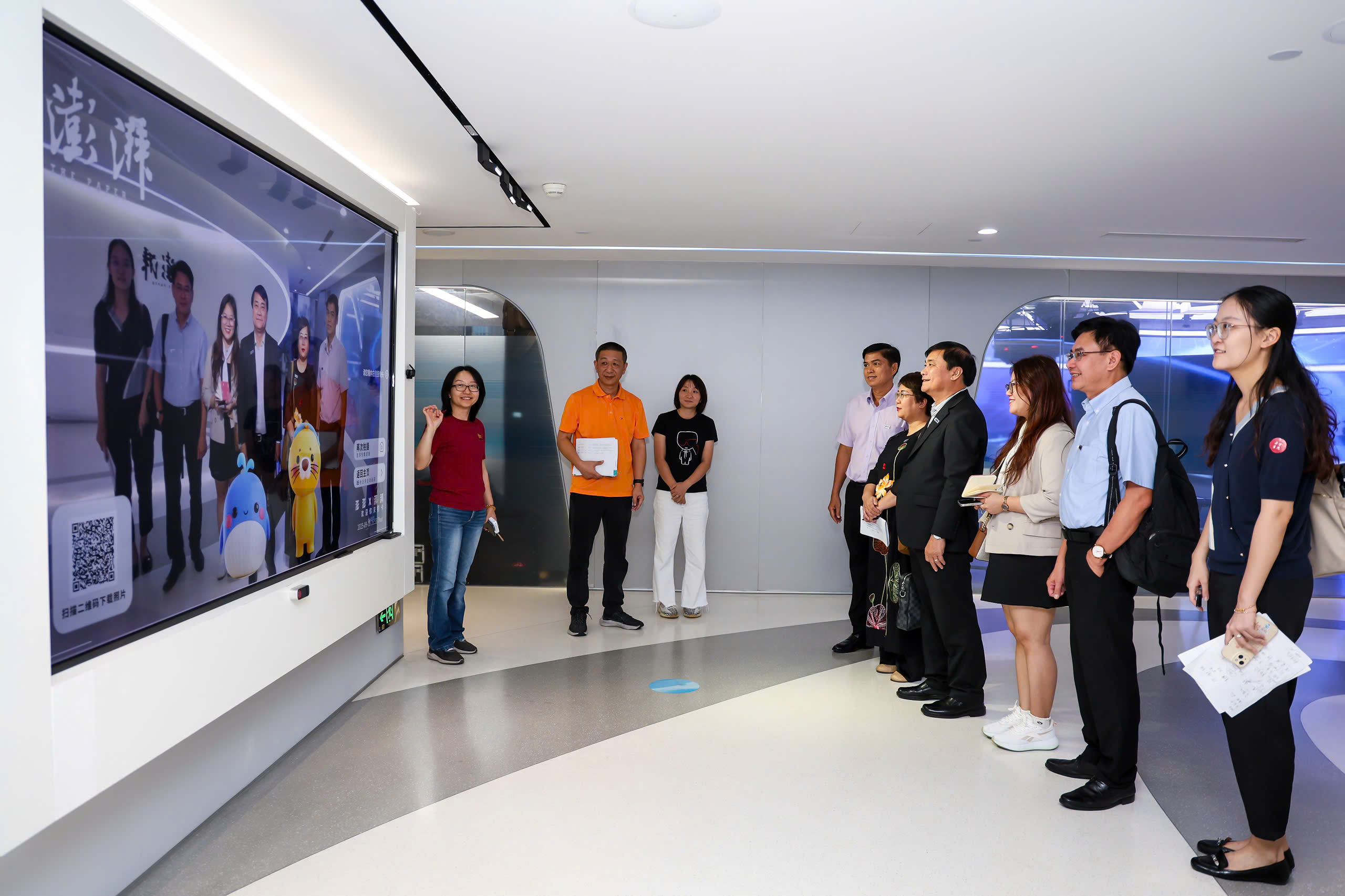 Báo Thanh Niên trao đổi hợp tác công nghệ truyền thông số với báo chí Thượng Hải- Ảnh 6.