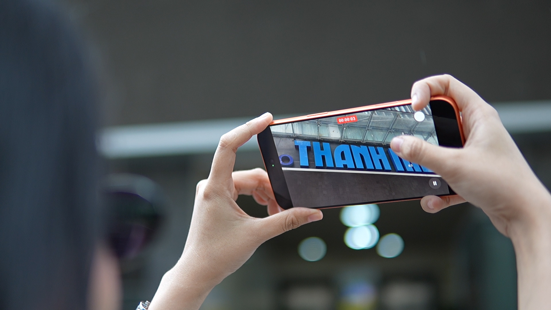 Đập hộp iPhone 17 Pro Max màu cam hot n…