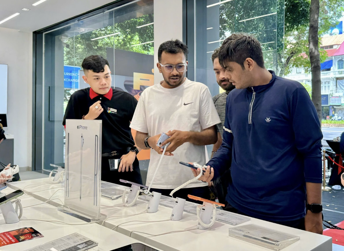iPhone 17 chính thức mở bán, lần đầu tiên Việt Nam có máy trước thị trường Mỹ - Ảnh 2.