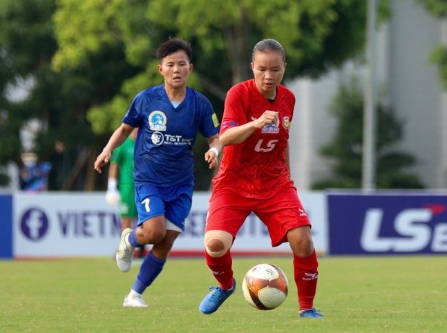 Bich Thuy była „zszokowana”, gdy zdobyła bramkę przeciwko Ho Chi Minh City Women's Club – zdjęcie 2. Bích Thùy 'choáng' khi ghi bàn vào lưới CLB nữ TP.HCM- Ảnh 2.