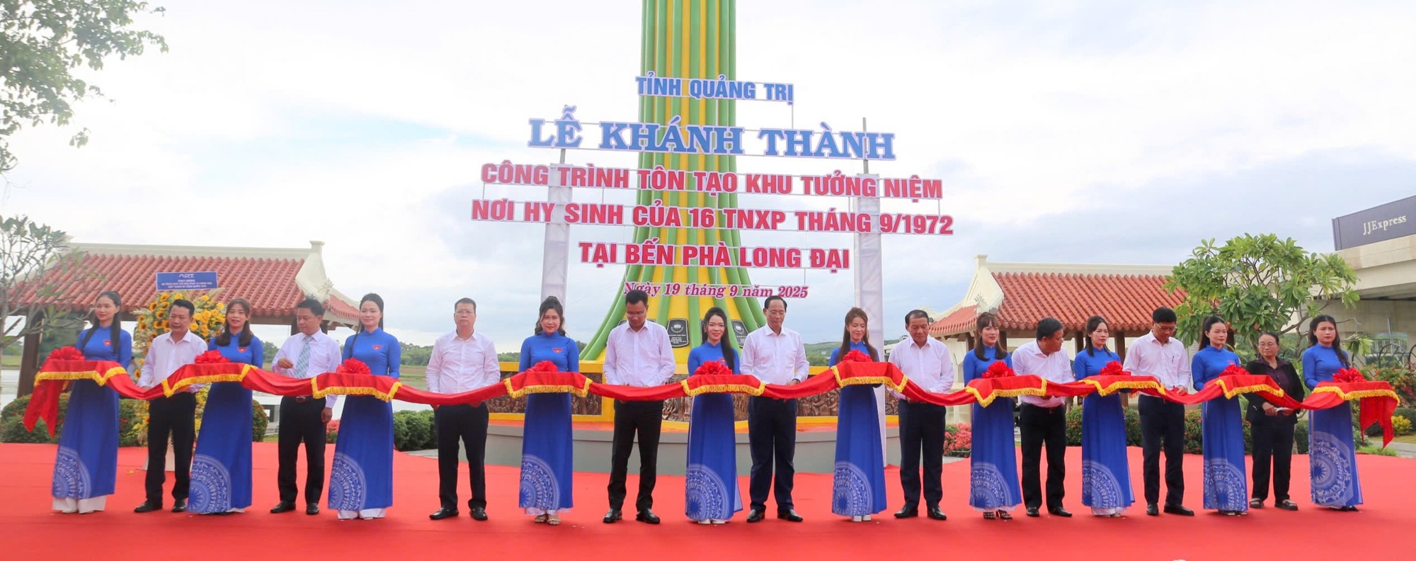 Khánh thành Khu tưởng niệm các thanh niên xung phong tại Bến phà Long Đại- Ảnh 1.