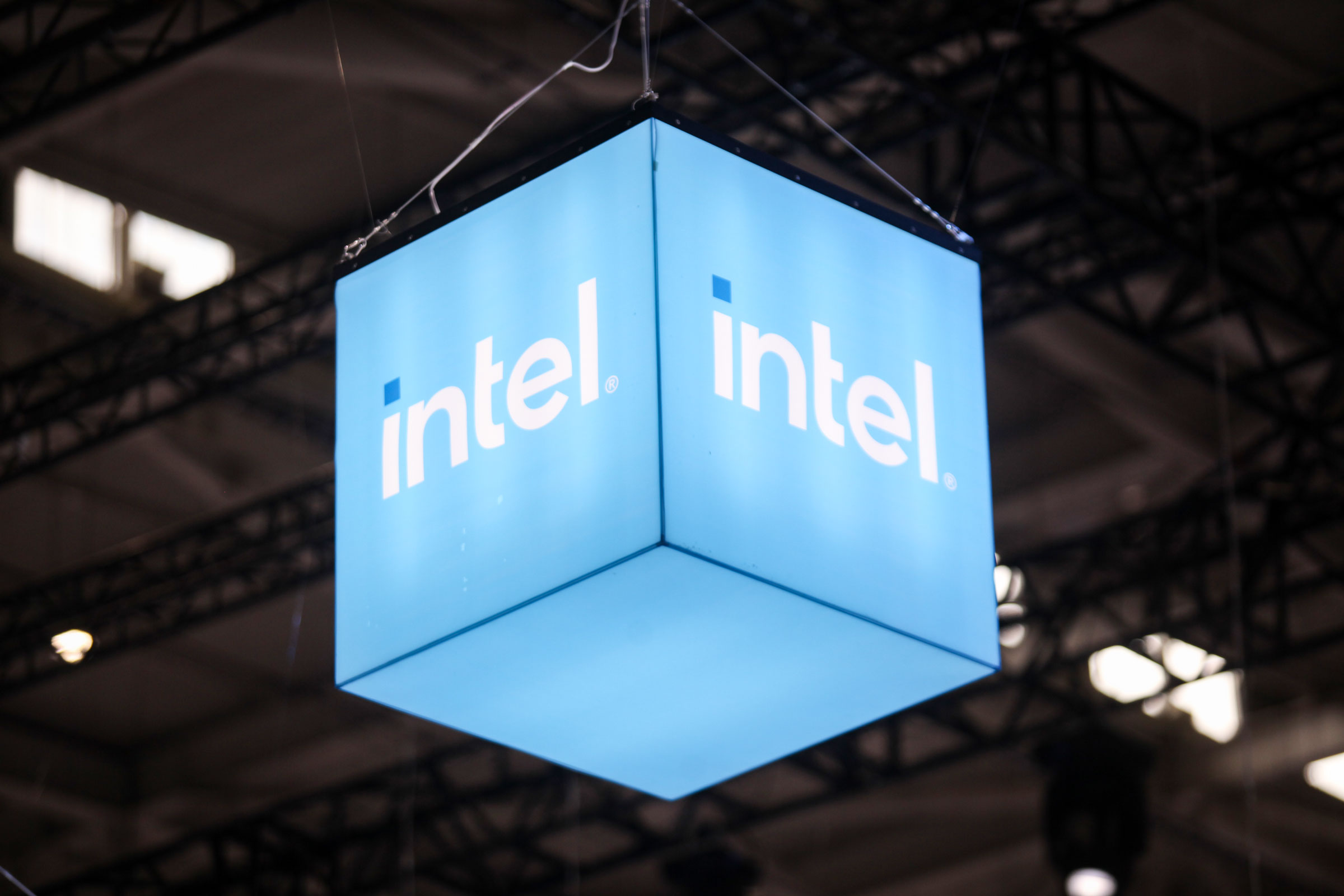 Thương vụ chấn động ngành chip: Nvidia đầu tư 5 tỉ USD vào Intel  - Ảnh 2.