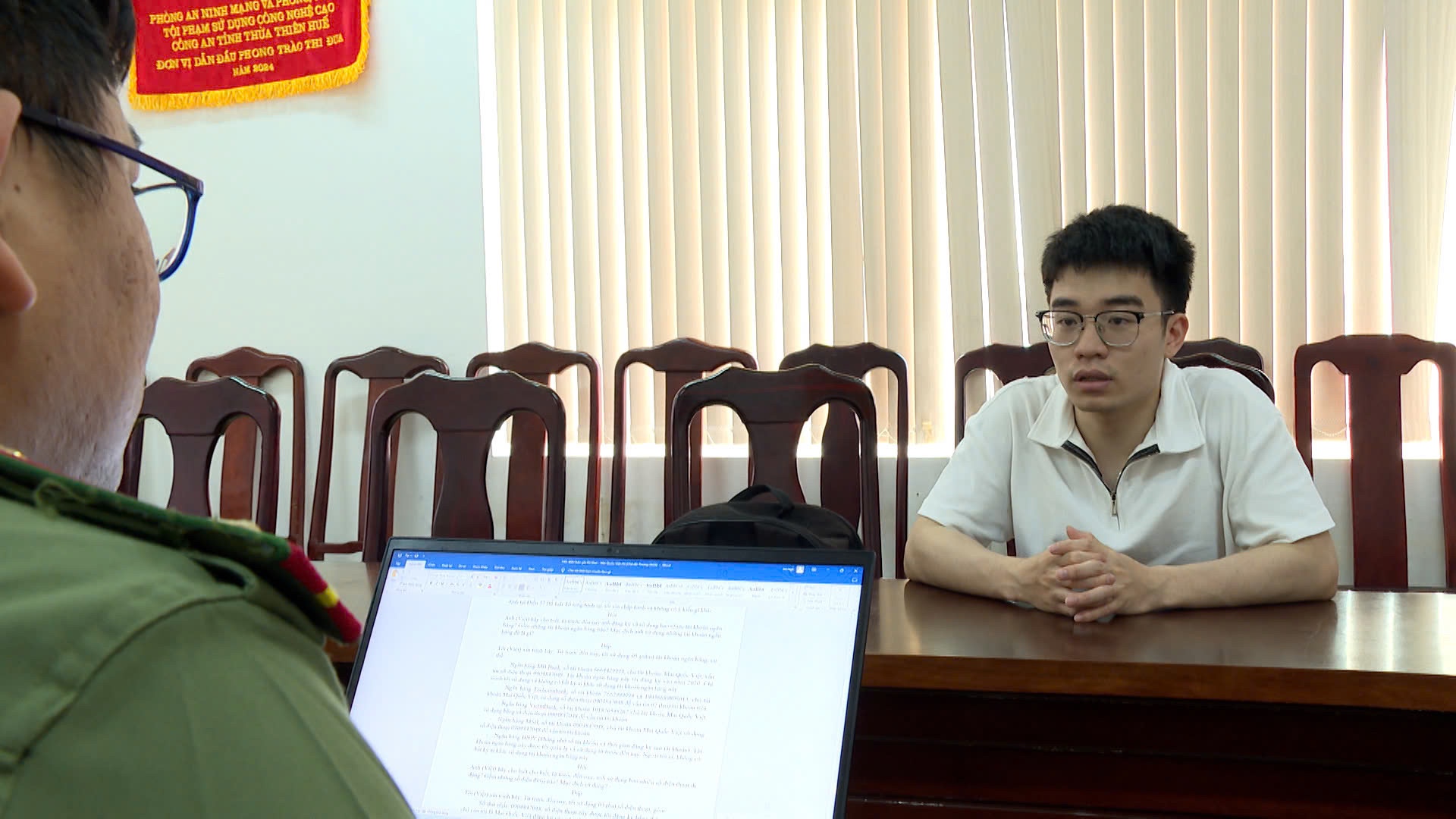 Công an Huế ra Nghệ An phá chuyên án làm giấy tờ giả 'khủng' - Ảnh 4.