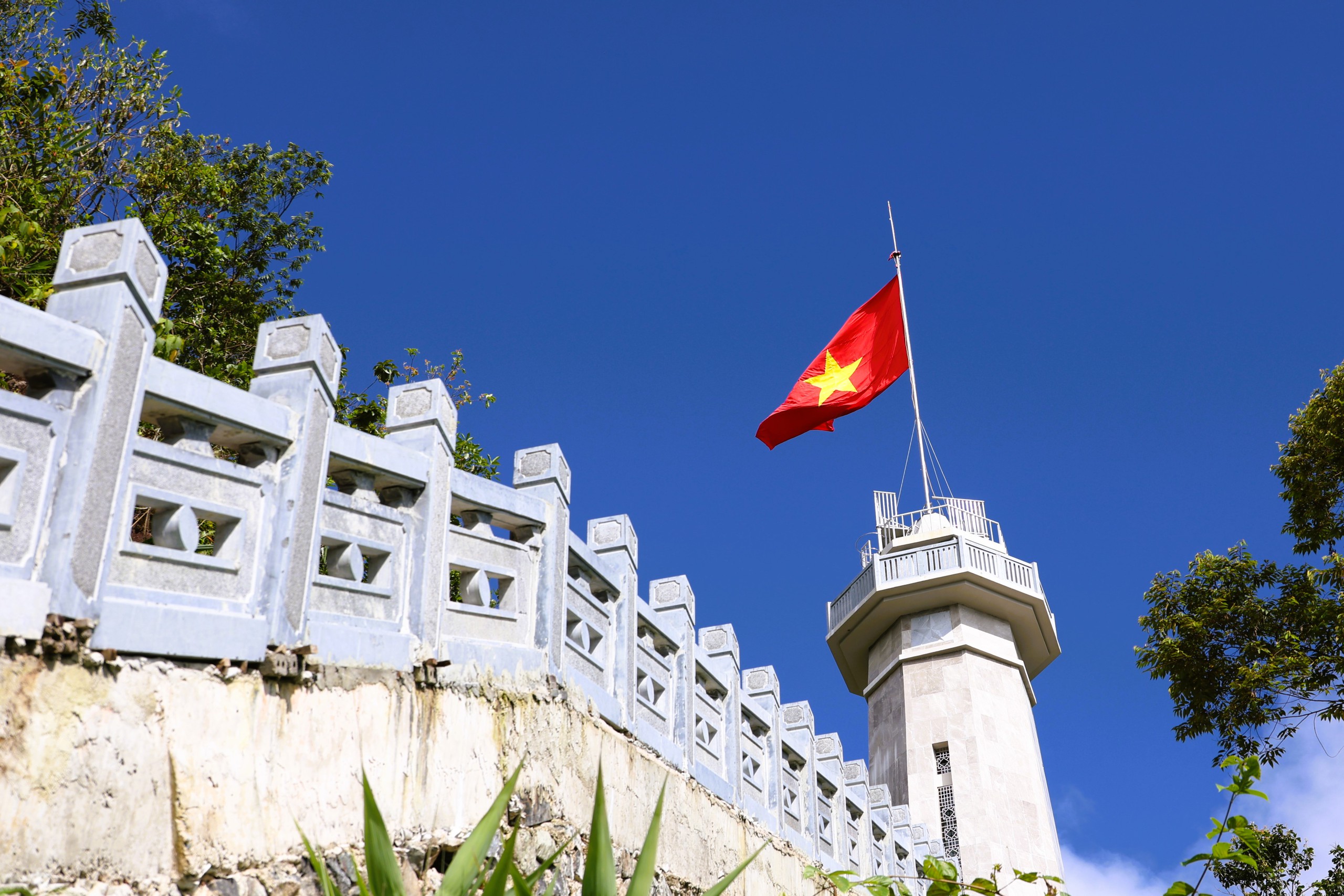 Lễ chào cờ đặc biệt ở A Pa Chải - cực tây Tổ quốc - Ảnh 5.
