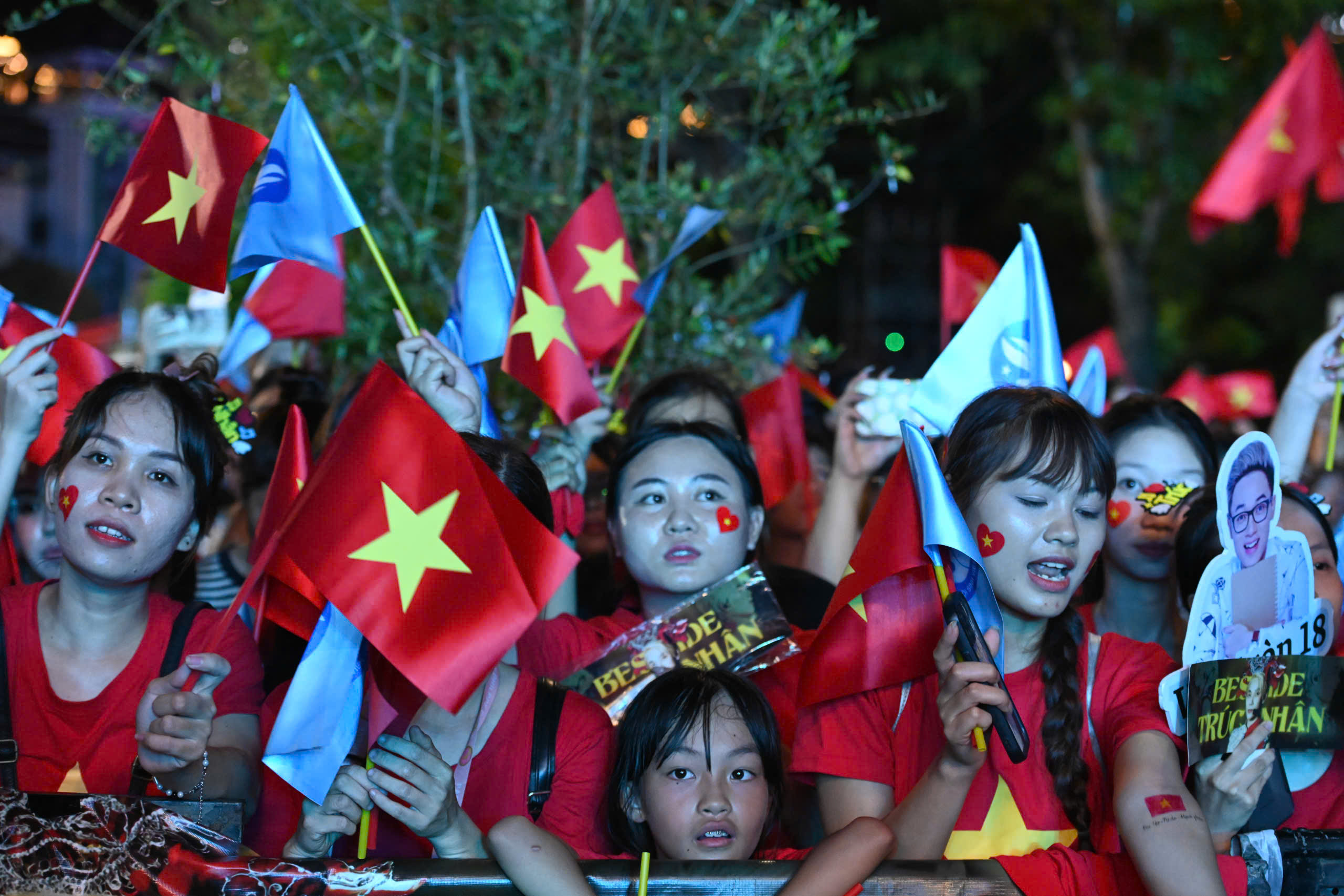 Đêm hội tự hào Việt Nam kết nối giới trẻ với âm nhạc và lịch sử - Ảnh 4. Đêm hội tự hào Việt Nam kết nối giới trẻ với âm nhạc và lịch sử - Ảnh 4.