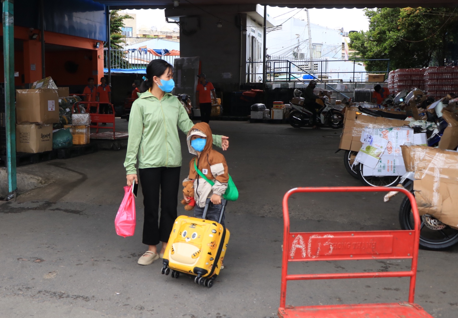 Ngày cuối nghỉ lễ 2.9, vì sao nhiều người miền Tây mới bắt đầu về quê? - Ảnh 6.