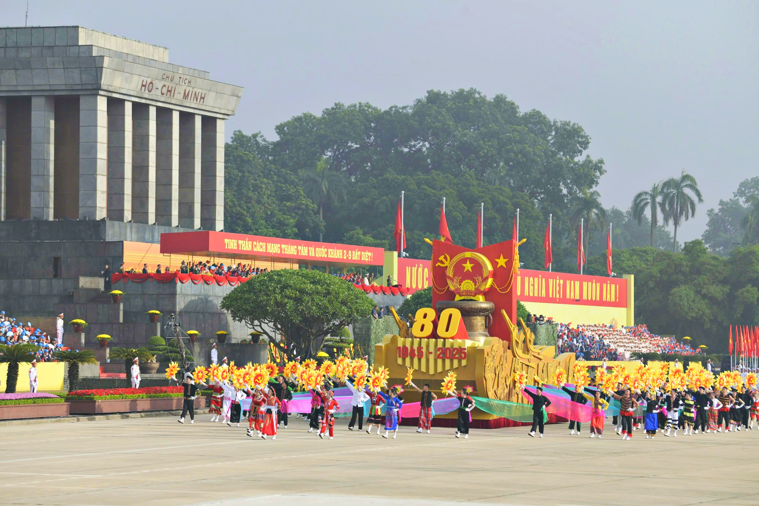 Toàn cảnh lễ diễu binh , diễu hành kỷ niệm 80 năm Quốc khánh 2 . 9 - Ảnh 12. Toàn cảnh lễ diễu binh , diễu hành kỷ niệm 80 năm Quốc khánh 2 . 9 - Ảnh 12.
