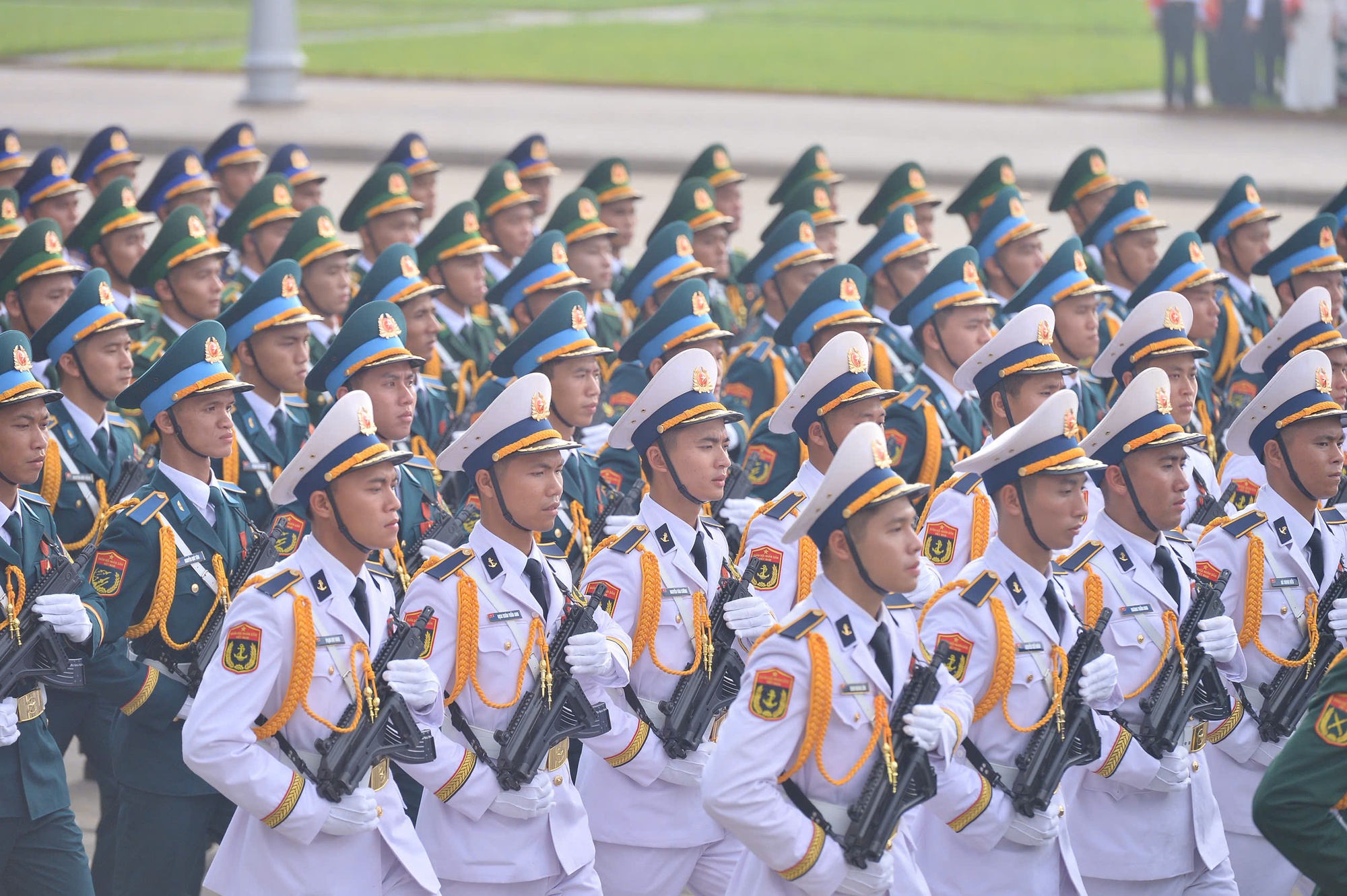 Hùng tráng và tự hào lễ diễu binh, diễu hành A80 - Ảnh 5. Hùng tráng và tự hào lễ diễu binh, diễu hành A80 - Ảnh 5.