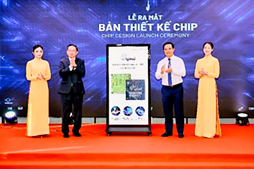 33 năm trong 80 năm, câu chuyện về 'ý chí Việt Nam, trí tuệ Việt Nam' - Ảnh 2. 33 năm trong 80 năm, câu chuyện về 'ý chí Việt nam, trí tuệ Việt Nam' - Ảnh 2.