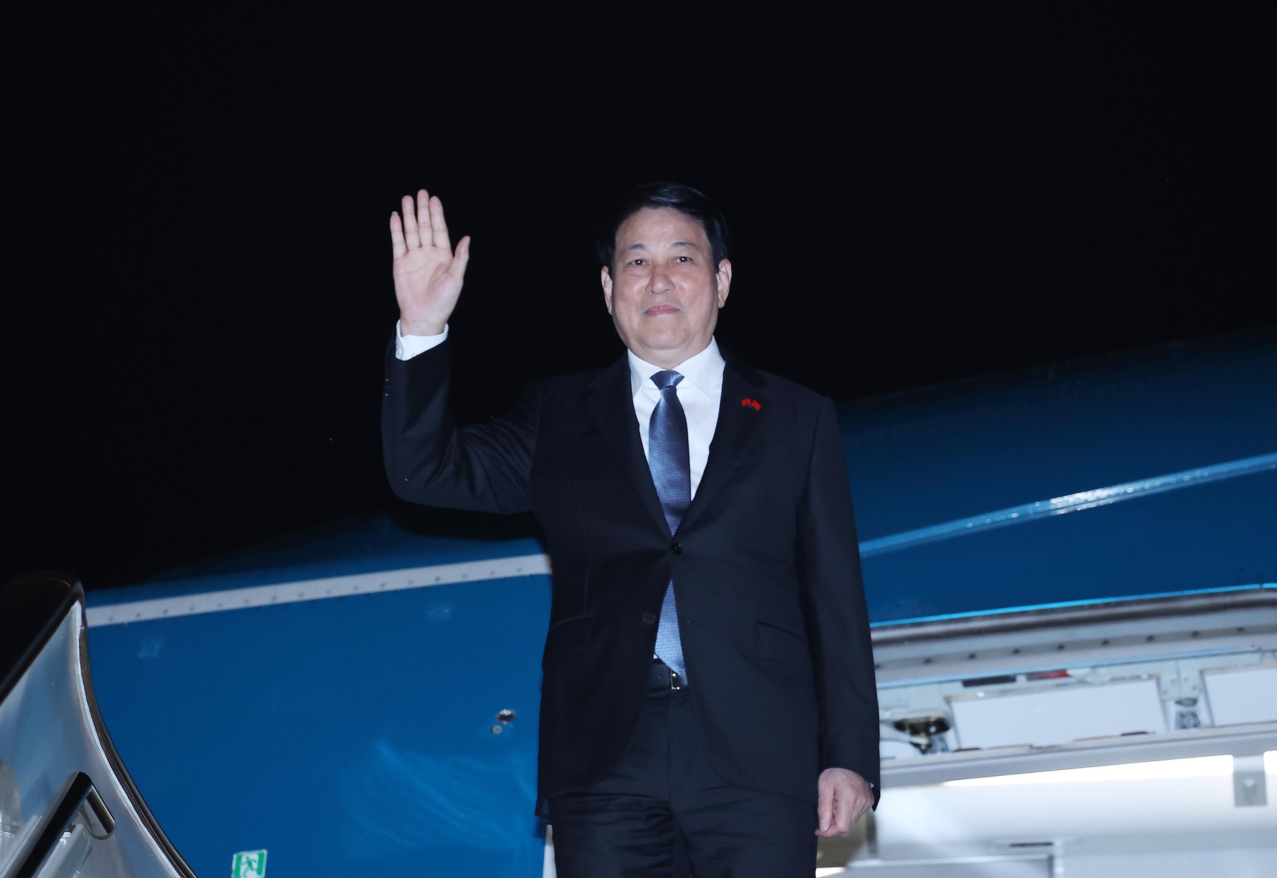 Chủ tịch nước Lương Cường đến Trung Quốc dự lễ duyệt binh 3.9- Ảnh 1.