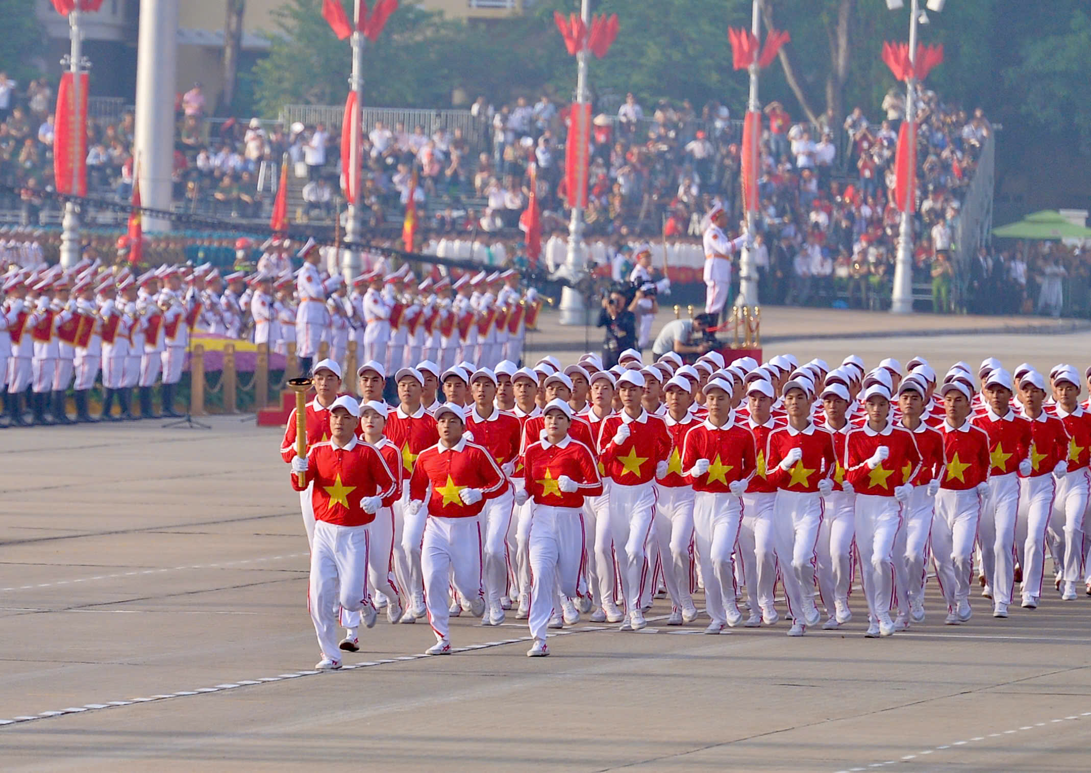 Toàn cảnh lễ diễu binh , diễu hành kỷ niệm 80 năm Quốc khánh 2 . 9 - Ảnh 1. Toàn cảnh lễ diễu binh , diễu hành kỷ niệm 80 năm Quốc khánh 2 . 9 - Ảnh 1.