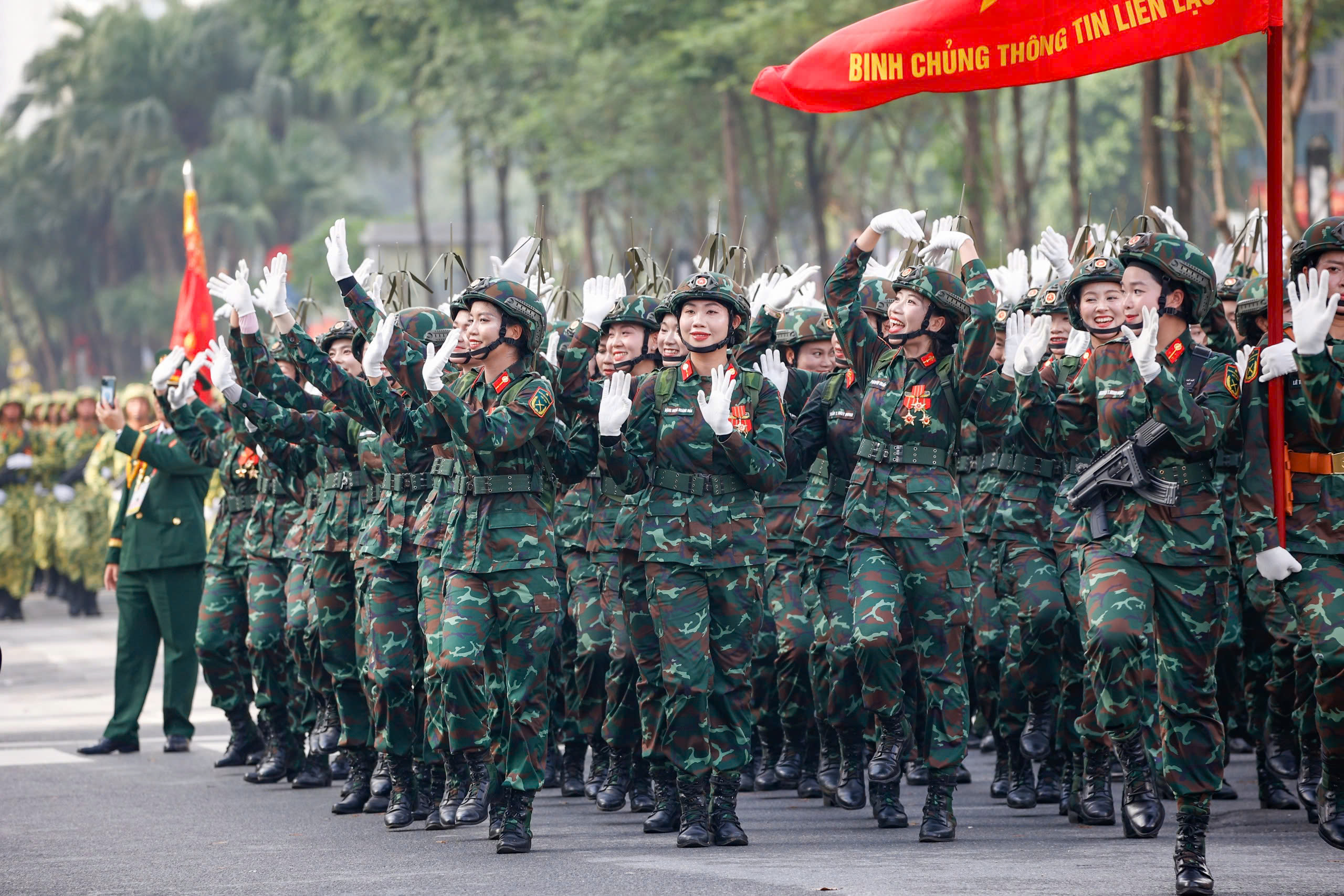 Diễu binh 2023: Chiêm ngưỡng màn trình diễn ấn tượng tại lễ hội lớn nhất năm - Ảnh 4. Diễu binh 2023: Chiêm ngưỡng màn trình diễn ấn tượng tại lễ hội lớn nhất năm - Ảnh 4.