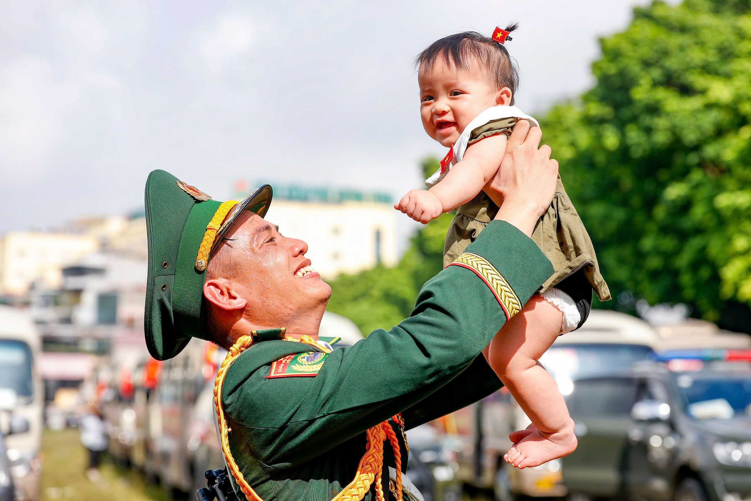 Diễu binh 2023: Chiêm ngưỡng màn trình diễn ấn tượng tại lễ hội lớn nhất năm - Ảnh 1. Diễu binh 2023: Chiêm ngưỡng màn trình diễn ấn tượng tại lễ hội lớn nhất năm - Ảnh 1.