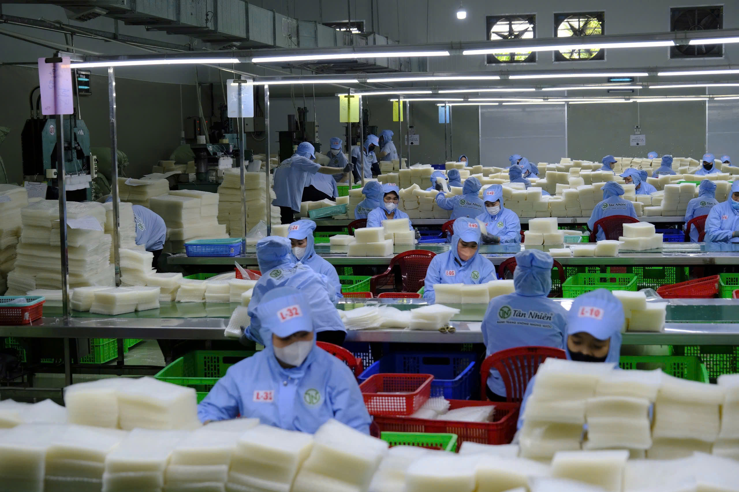 Một doanh nghiệp làm bánh tráng nhận danh hiệu 'Doanh nghiệp Khoa học và Công nghệ'- Ảnh 1. Một doanh nghiệp làm bánh tráng nhận danh hiệu 'Doanh nghiệp Khoa học và Công nghệ'- Ảnh 1.