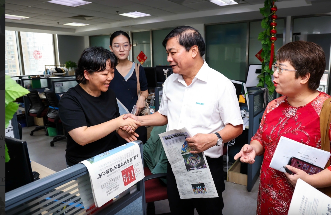 Đoàn đại biểu Báo Thanh Niên thăm và là…
