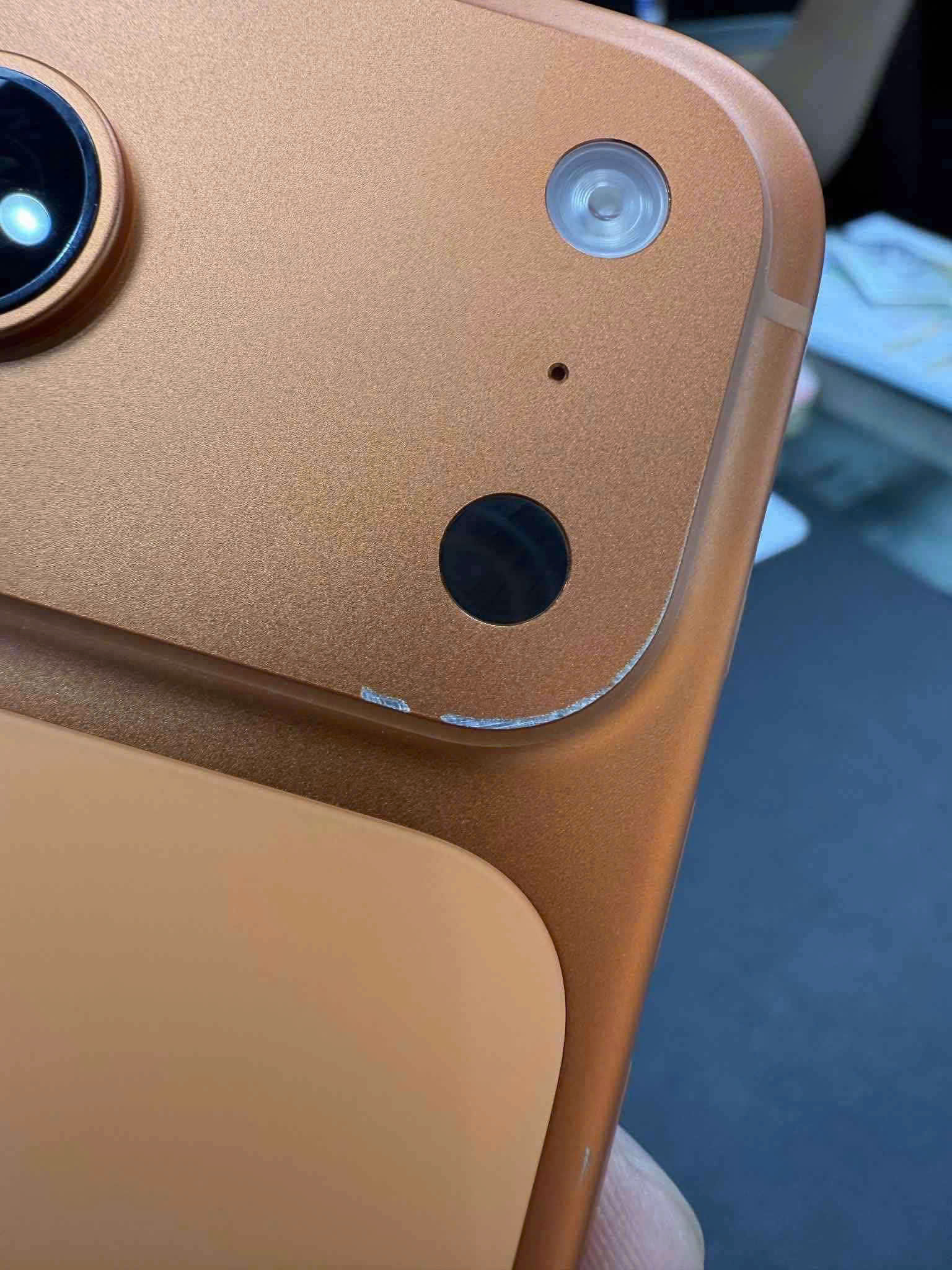Nhược điểm chí mạng của vỏ nhôm trên iPhone 17 Pro - Ảnh 2.