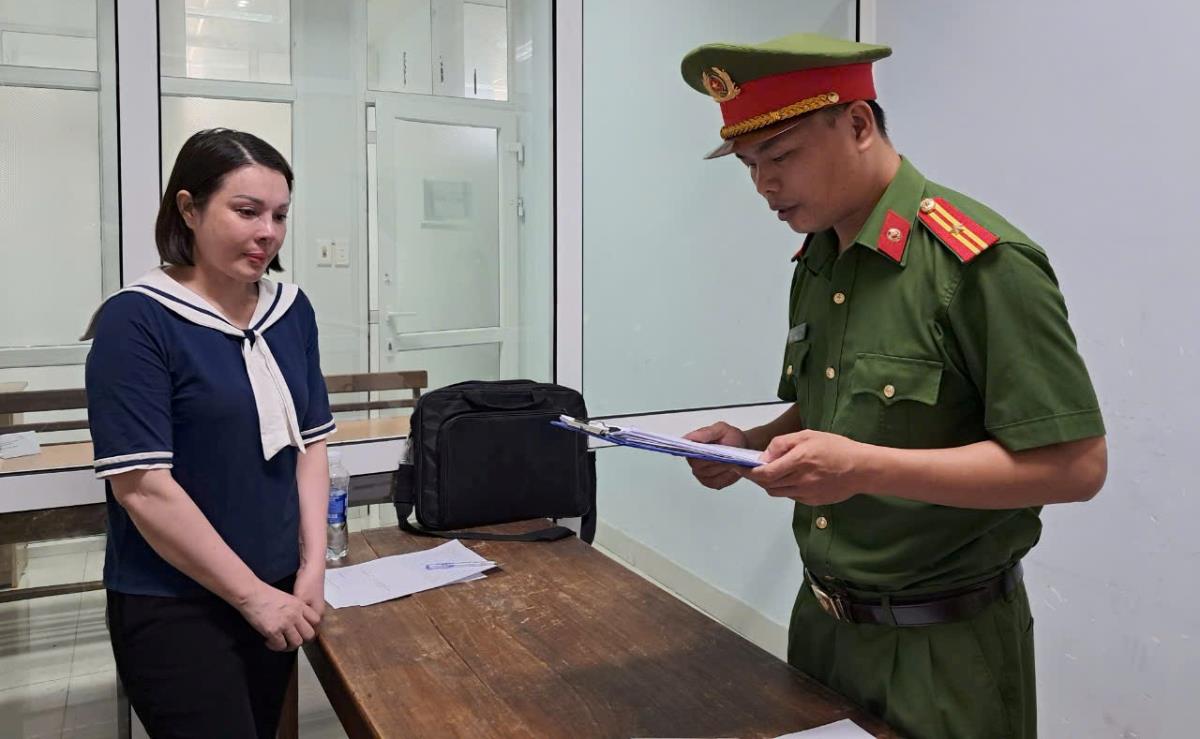 Khách vay lừa đảo bị bắt , chủ cho vay nặng lãi khởi tố tại Đà Nẵng - Ảnh 2. Khách vay lừa đảo bị bắt , chủ cho vay nặng lãi khởi tố tại Đà Nẵng - Ảnh 2.