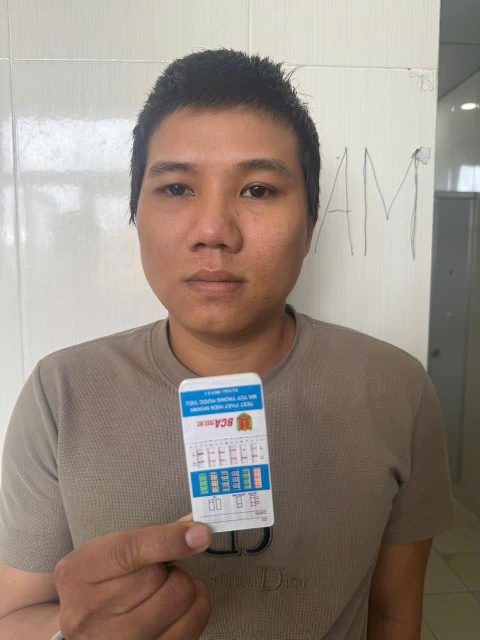 Em ruột đột nhập tiệm áo cưới của chị, trộm hơn 100 triệu đồng- Ảnh 2. Em ruột đột nhập tiệm áo cưới của chị, trộm hơn 100 triệu đồng- Ảnh 2.