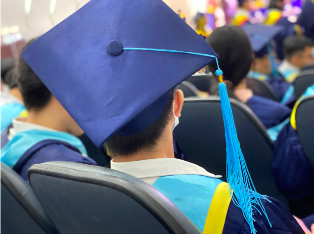 Tốt nghiệp chưa có việc, có nên lựa chọn lao động ở nước ngoài? - Ảnh 2.