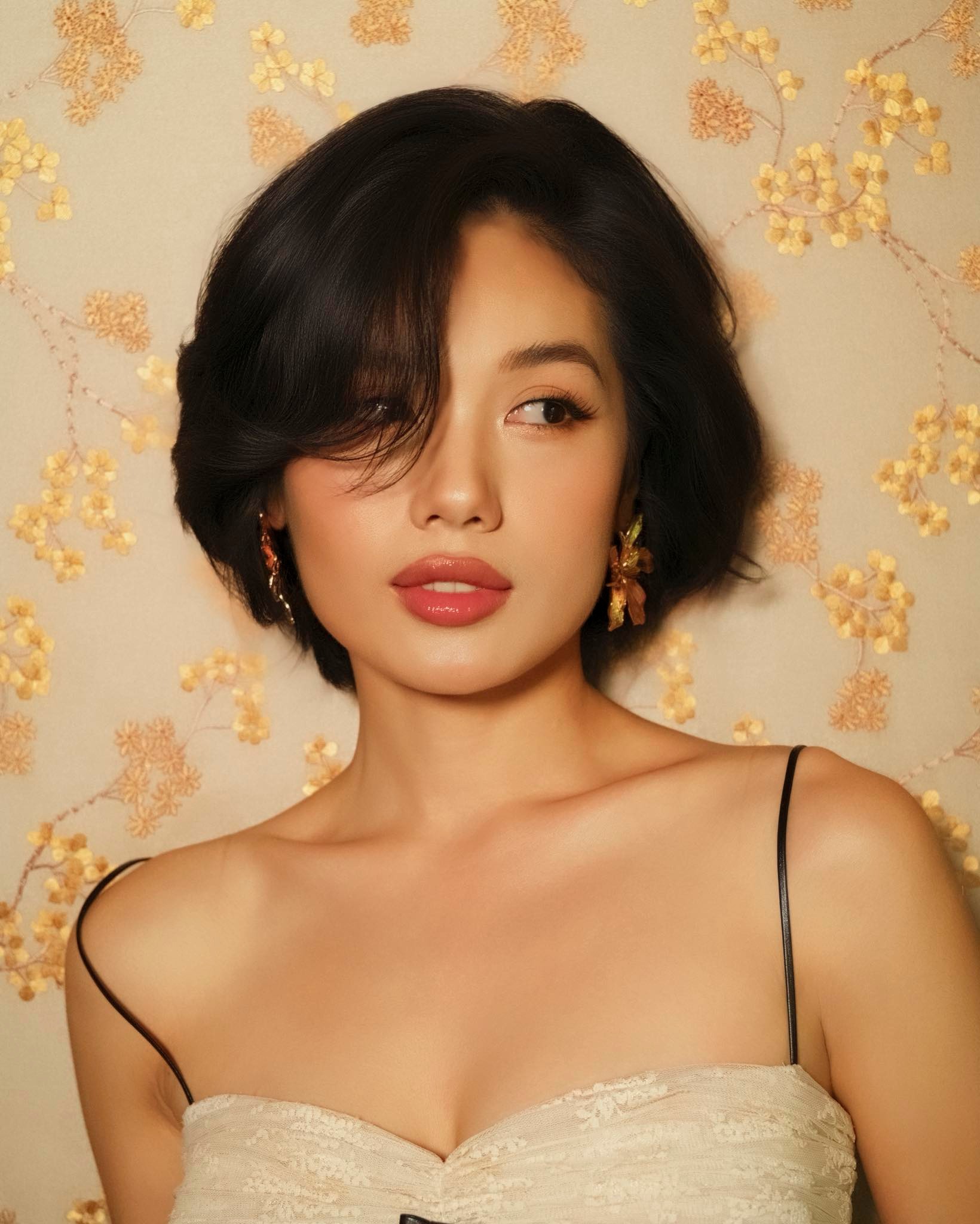 Vẻ quyến rũ của 2 mỹ nhân đóng 'Tử chiến trên không' đang gây sốt - Ảnh 7.