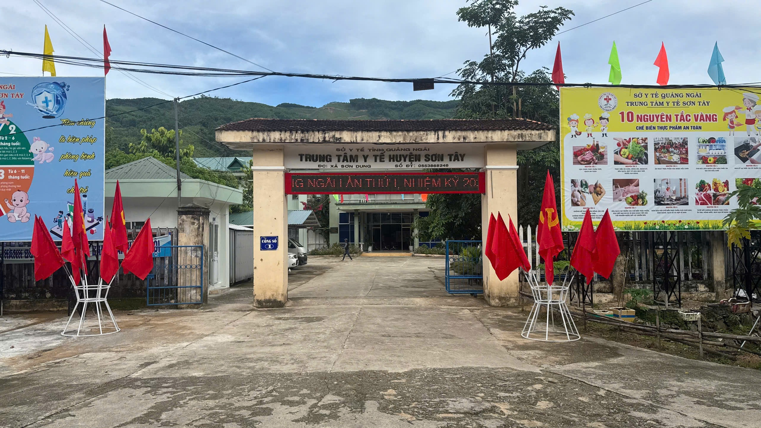 Chung dòng máu Lạc Hồng: - Ảnh 1. Chung dòng máu Lạc Hồng: - Ảnh 1.