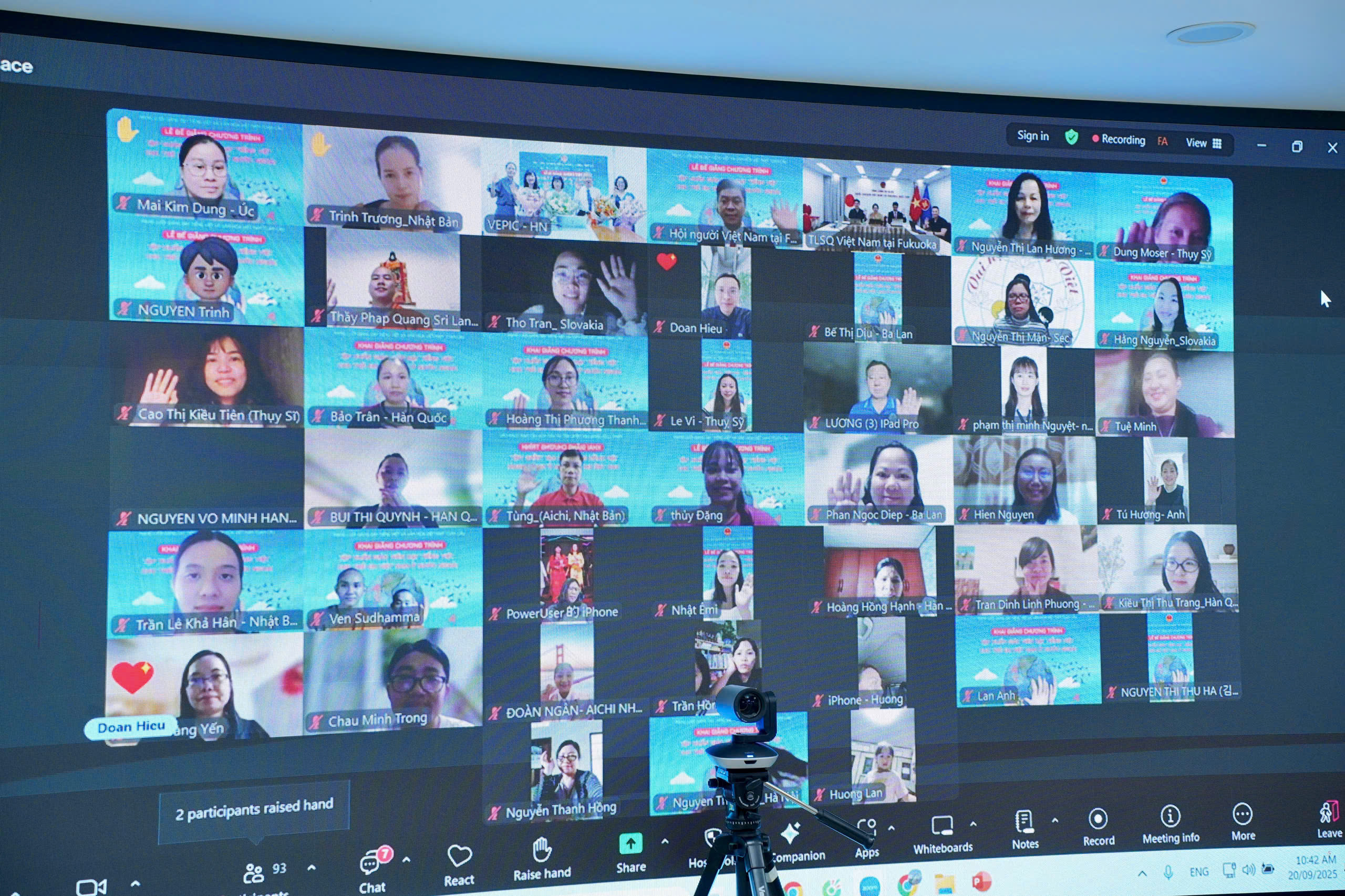 전 세계 500명 이상의 교사가 외국에서 베트남어를 가르치는 데 더 많은 의욕을 가지고 있습니다 - 사진 3. Hơn 500 thầy cô khắp thế giới có thêm động lực dạy tiếng Việt nơi xứ người- Ảnh 3.