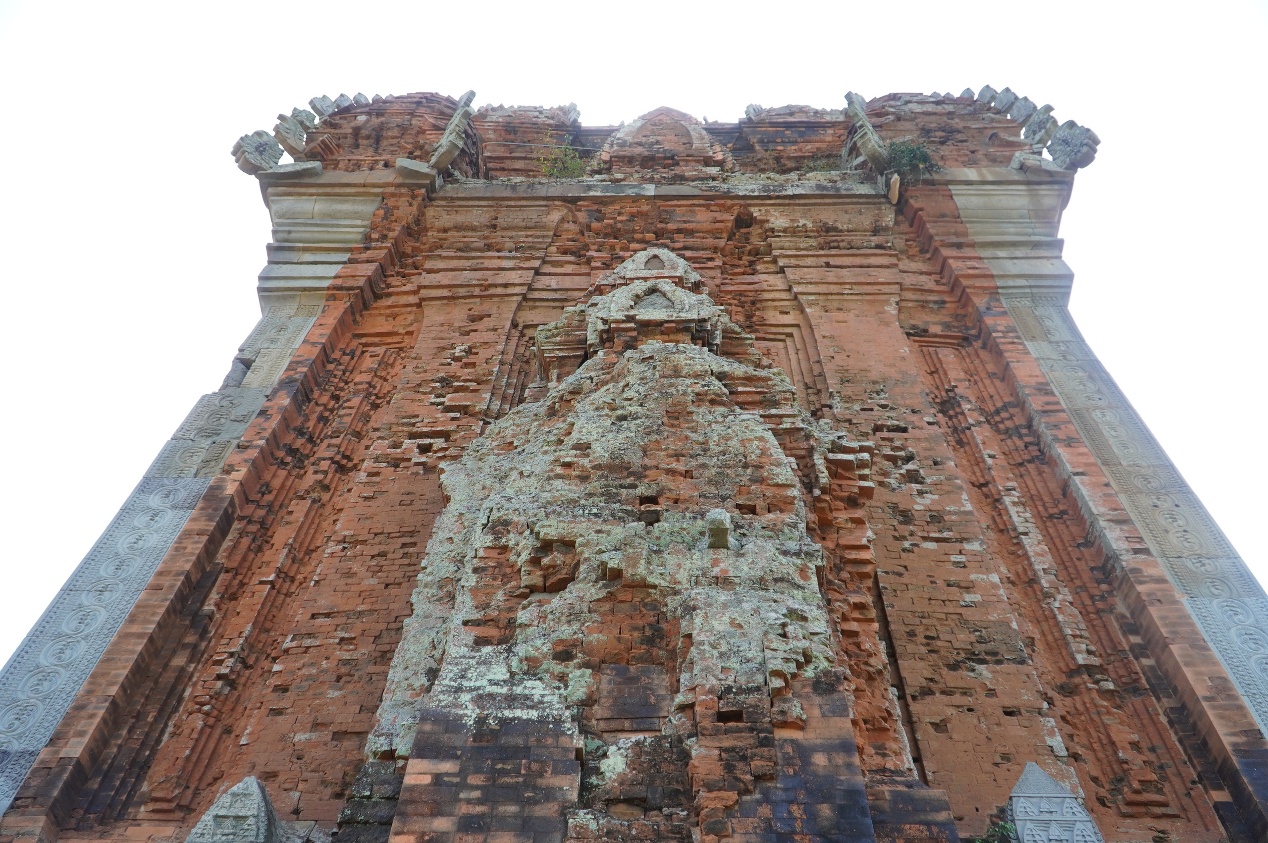 មក Gia Lai ដើម្បីមើលប៉ម Canh Tien ទស្សនាបន្ទាយ Hoang De - រូបថត ២. Đến Gia Lai ngắm tháp Cánh Tiên, thăm thành Hoàng Đế- Ảnh 2.