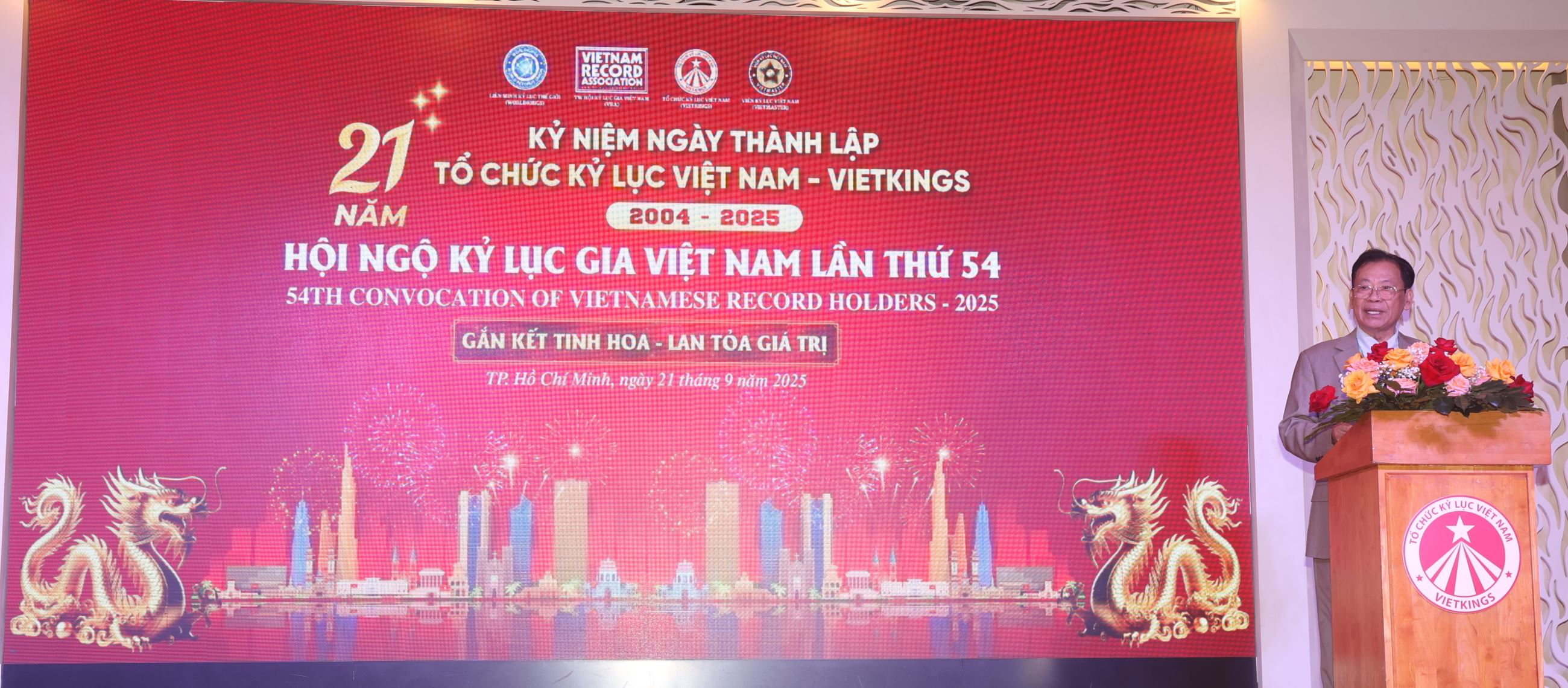 Hội ngộ kỷ lục gia Việt Nam: Gắn kết tinh hoa - lan tỏa giá trị- Ảnh 1. Hội ngộ kỷ lục gia Việt Nam: Gắn kết tinh hoa - lan tỏa giá trị- Ảnh 1.