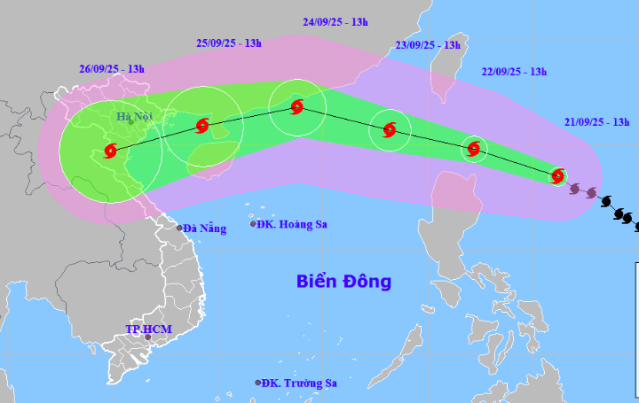 Bão Ragasa mạnh lên cấp 15, ngày mai 6 bộ họp ứng phó bão- Ảnh 1. Bão Ragasa mạnh lên cấp 15, ngày mai 6 bộ họp ứng phó bão- Ảnh 1.