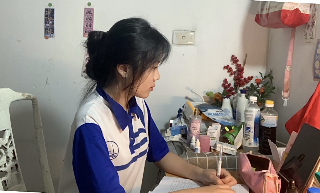 Tân sinh viên chật vật tìm nhà trọ giữa Hà Nội đắt đỏ - Ảnh 3.