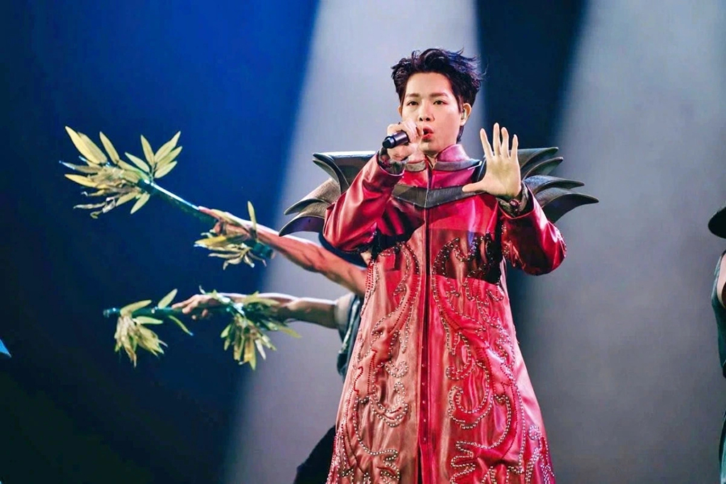 នៅពេលដែល Saint Giong ជិះសេះរបស់គាត់ចេញទៅកាន់ពិភពលោក - រូបថត 2 ។ Khi Thánh Gióng cưỡi ngựa ra thế giới- Ảnh 2.