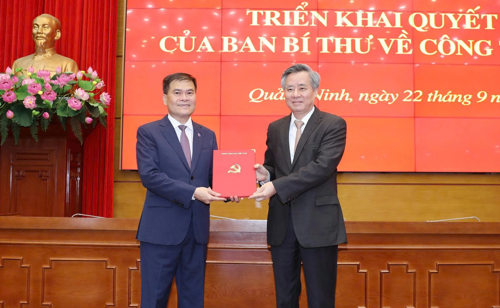 Ông Bùi Văn Khắng làm Chủ tịch tỉnh Quảng Ninh- Ảnh 1. Ông Bùi Văn Khắng làm Chủ tịch tỉnh Quảng Ninh- Ảnh 1.