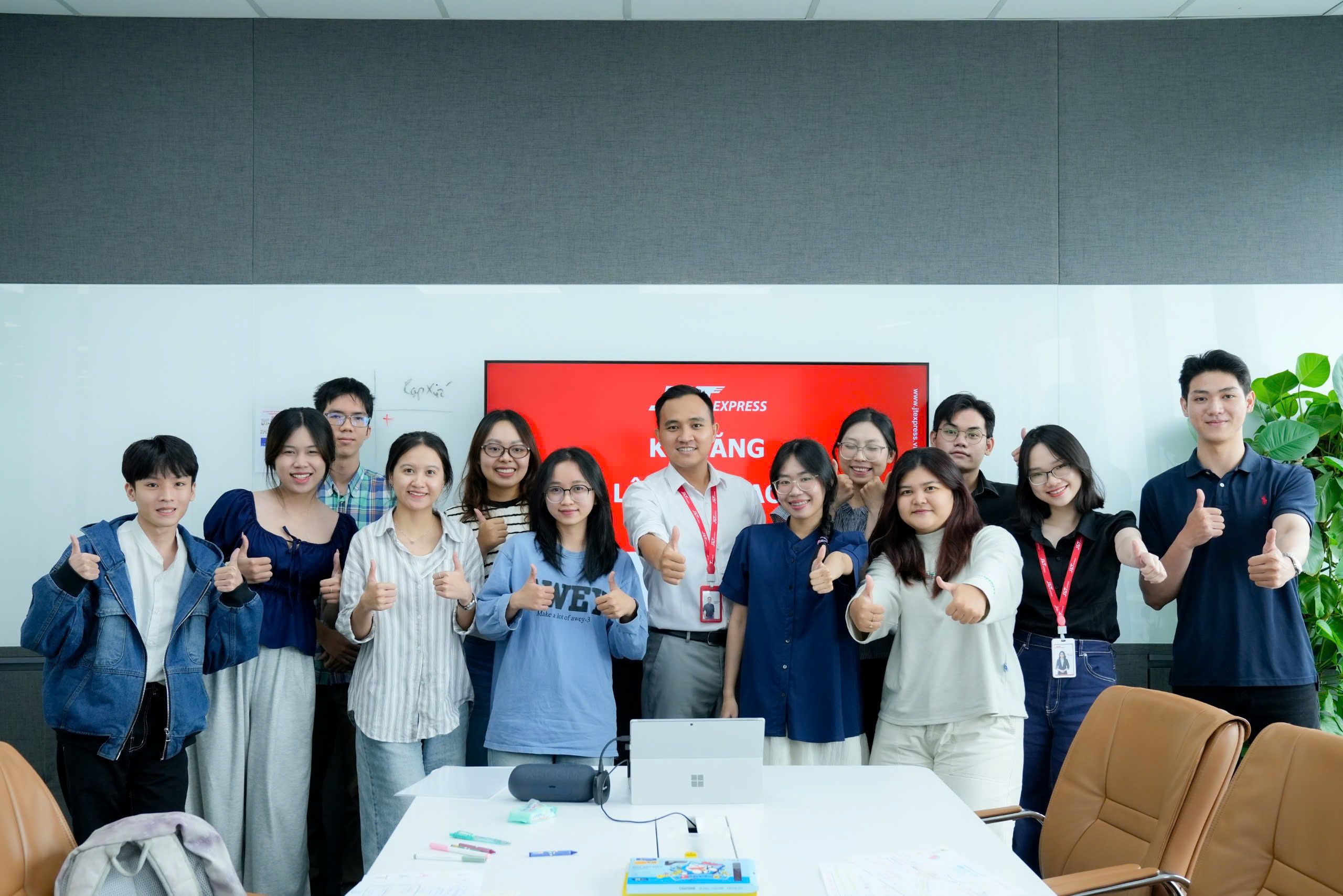 Cơn sốt tuyển dụng nhân sự Gen Z nhạy bén công nghệ tại doanh nghiệp - Ảnh 1. Cơn sốt tuyển dụng nhân sự Gen Z nhạy bén công nghệ tại doanh nghiệp - Ảnh 1.