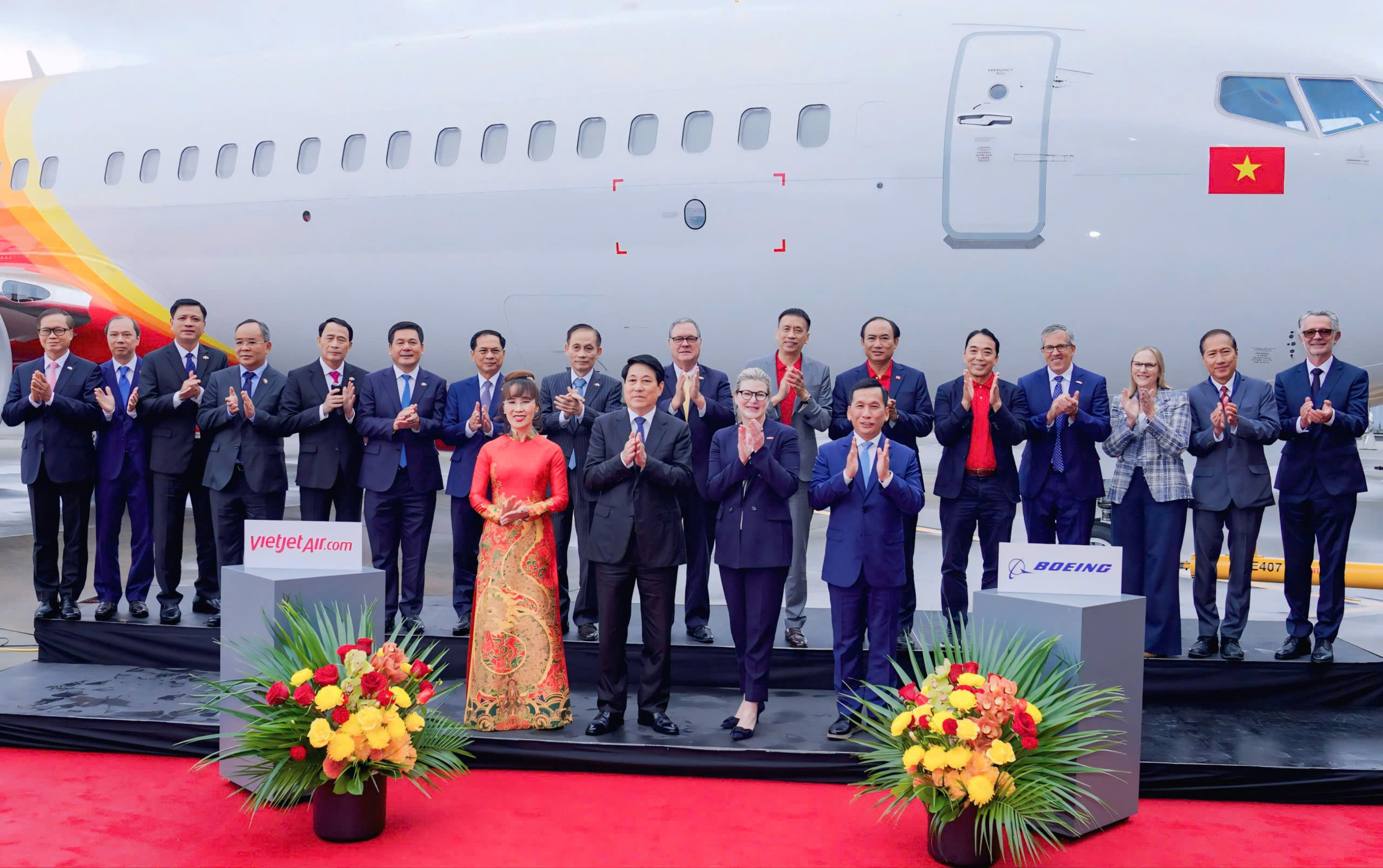 Vietjet nhận bàn giao tàu bay Boeing đầu tiên, dấu mốc 30 năm quan hệ Việt Nam – Mỹ- Ảnh 1. Vietjet nhận bàn giao tàu bay Boeing đầu tiên, dấu mốc 30 năm quan hệ Việt Nam – Mỹ- Ảnh 1.
