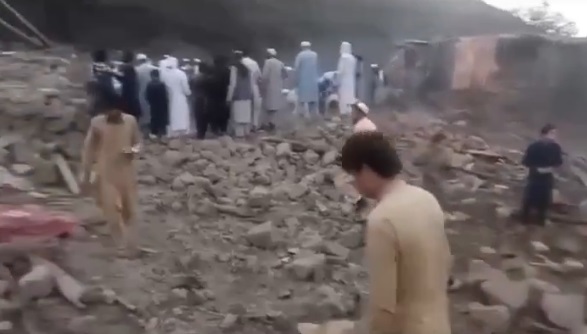 Tỉnh Pakistan giáp Afghanistan bị ném bom, ít nhất 30 người chết? - Ảnh 1.