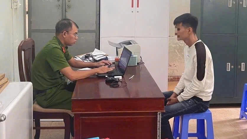 Công an mời làm việc với nam thanh niên đánh phụ nữ mang thai - Ảnh 2.