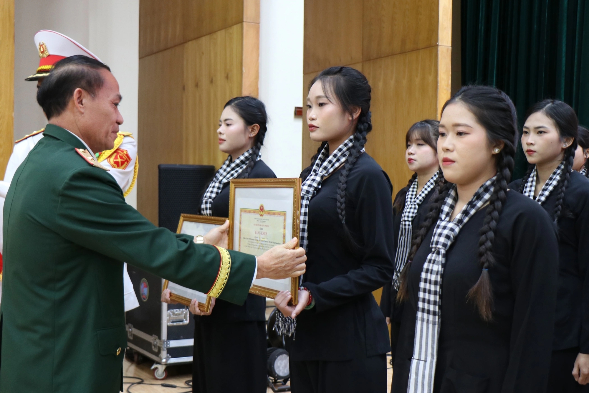 Quân khu 7 tuyên dương lực lượng tham gia A80 - Ảnh 2.