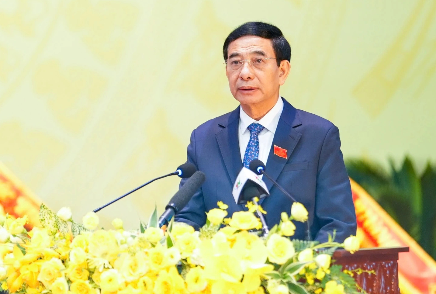 Ông Trịnh Việt Hùng làm Bí th…
