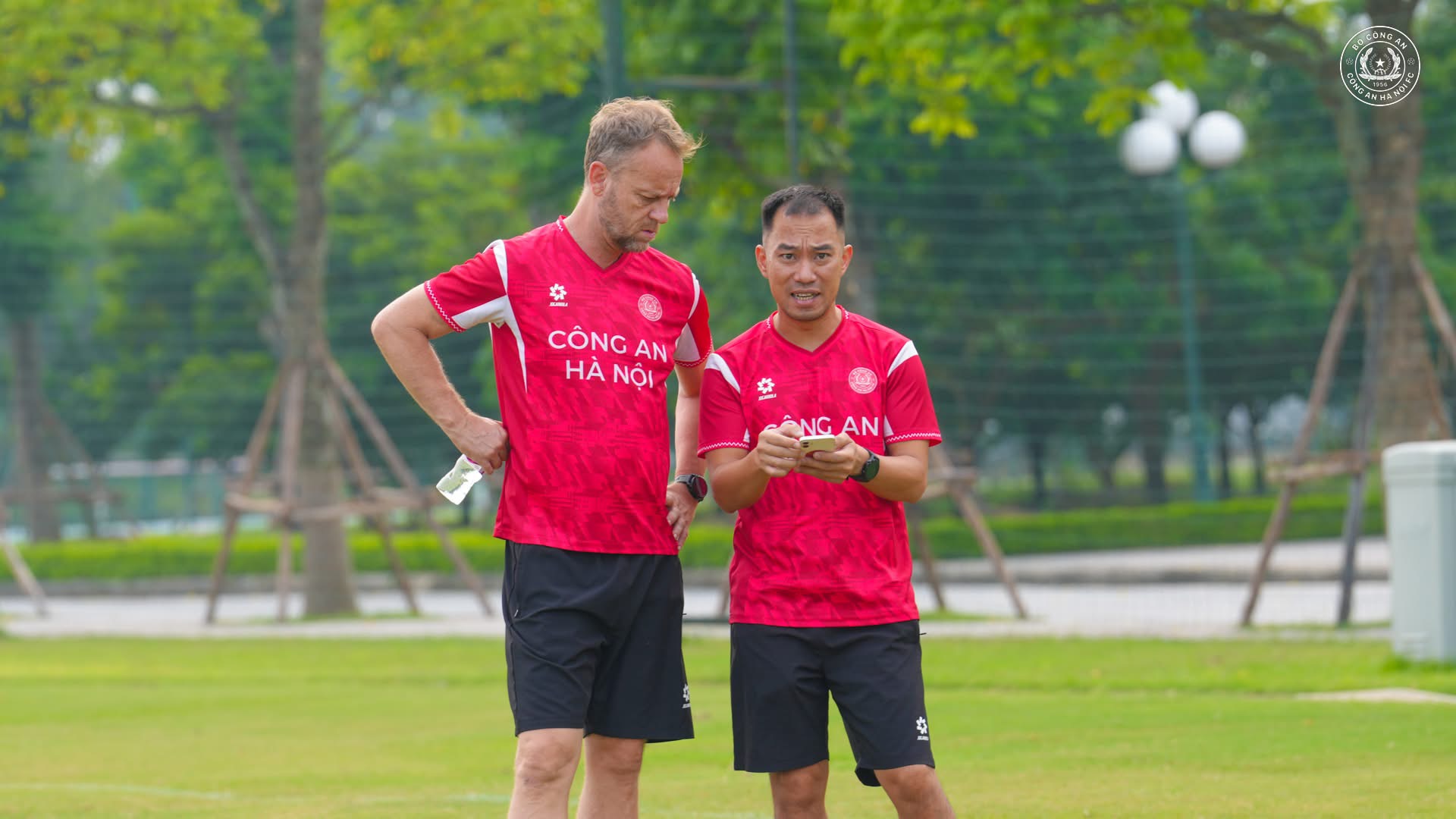 Saingan CAHN Club di Filipina sebut karakter berbahaya, ungkap rahasia - Foto 5. Đối thủ Philippines của CLB CAHN nhắc đến nhân vật nguy hiểm, tiết lộ điều bí mật- Ảnh 5.