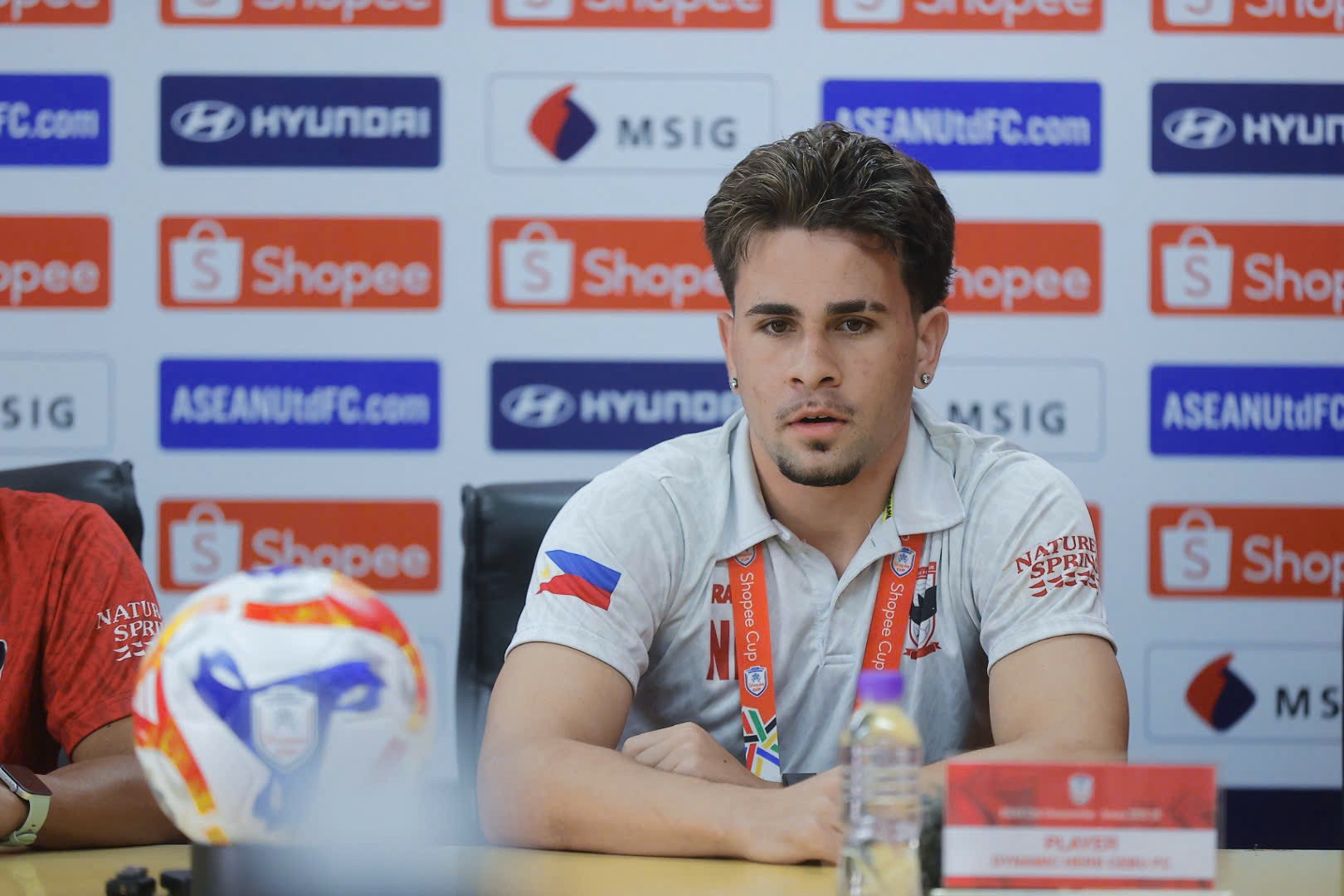 Saingan CAHN Club di Filipina sebut karakter berbahaya, ungkap rahasia - Foto 4. Đối thủ Philippines của CLB CAHN nhắc đến nhân vật nguy hiểm, tiết lộ điều bí mật- Ảnh 4.