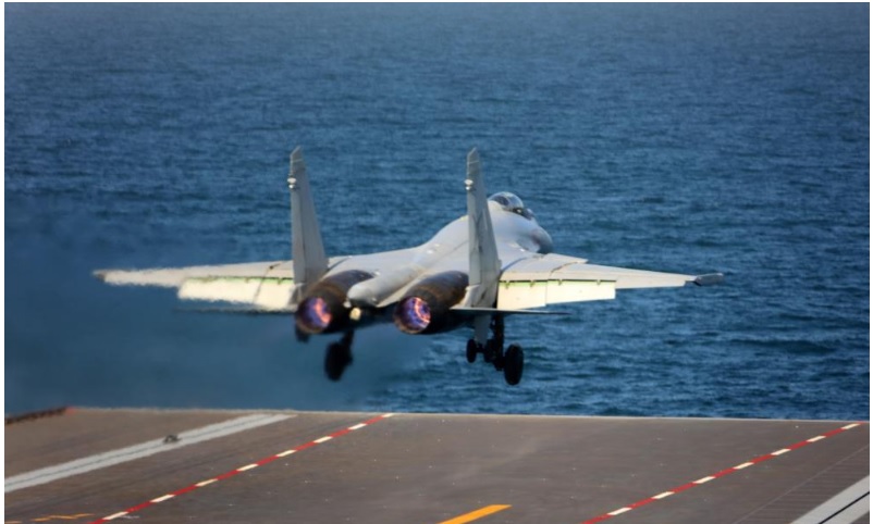 Tàu sân bay mới nhất của Trung Quốc phóng thành công 3 loại máy bay - Ảnh 1.