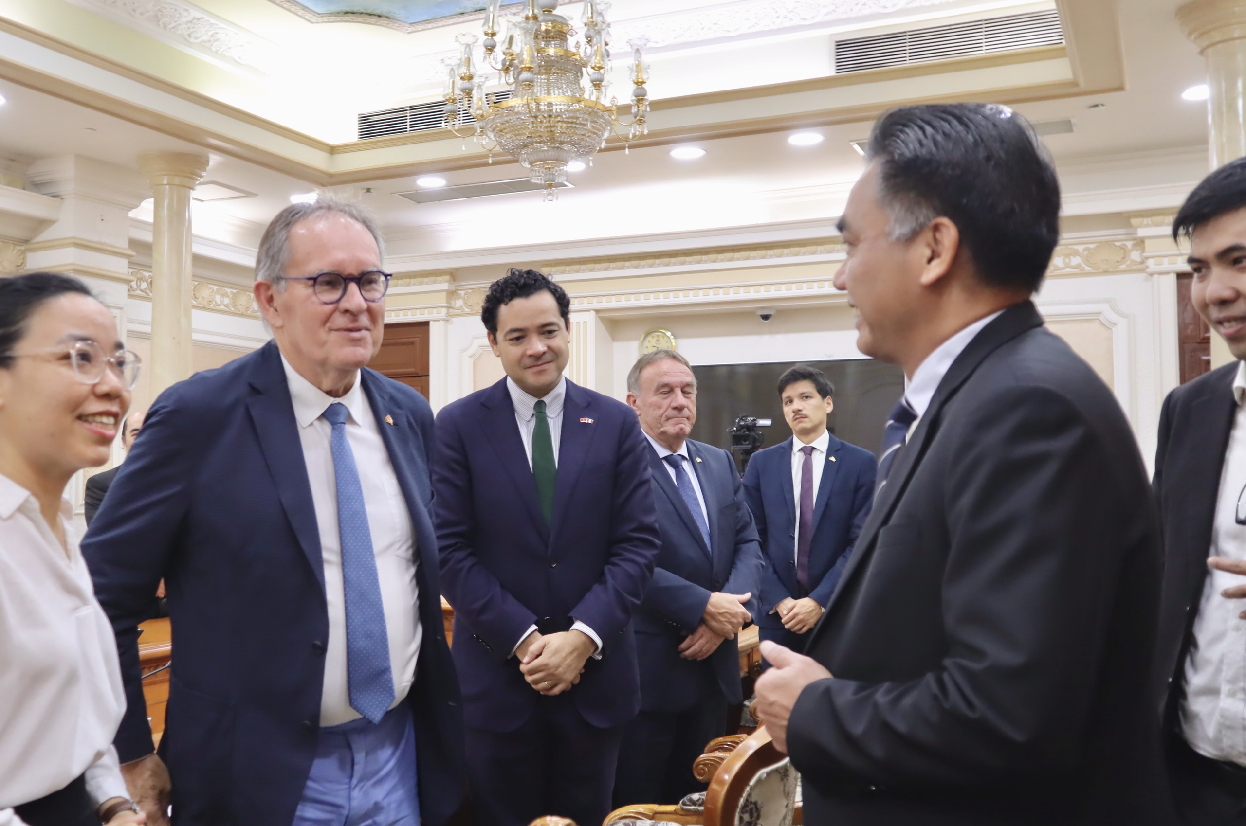 TP.HCM mong kết nối doanh nghiệp có kỹ thuật của Pháp để phát triển hạ tầng - Ảnh 1.