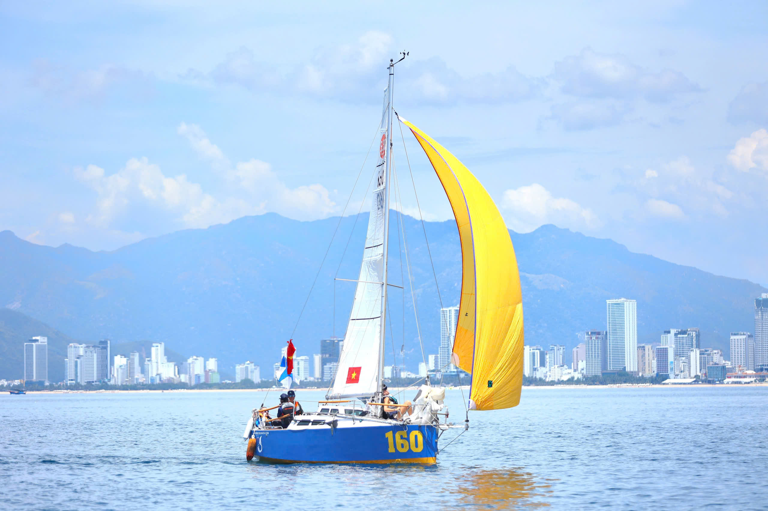 Khánh Hòa thu phí tham quan vịnh Nha Trang như thế nào?- Ảnh 2.