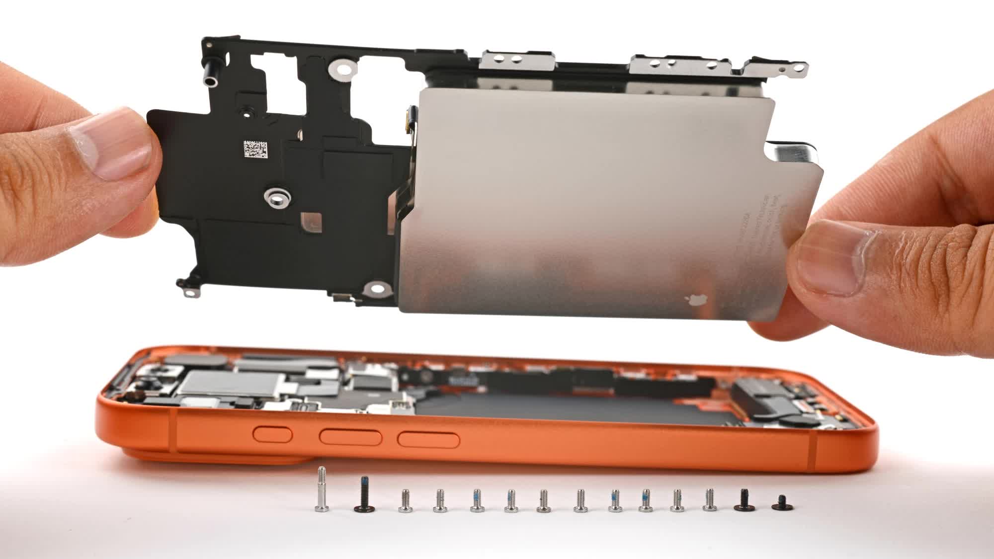iFixit chỉ ra 'tử huyệt' khiến khung nhôm iPhone 17 Pro dễ bong tróc - Ảnh 1.