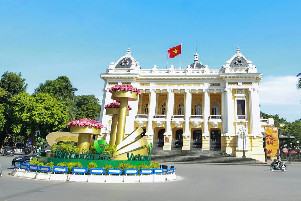 ការ៉េថ្មី - តើសមត្ថភាពបង្កើតភាពទាក់ទាញទេ? - រូបថត ១. Quảng trường mới - sức chứa có làm nên sức hút ? - Ảnh 1.