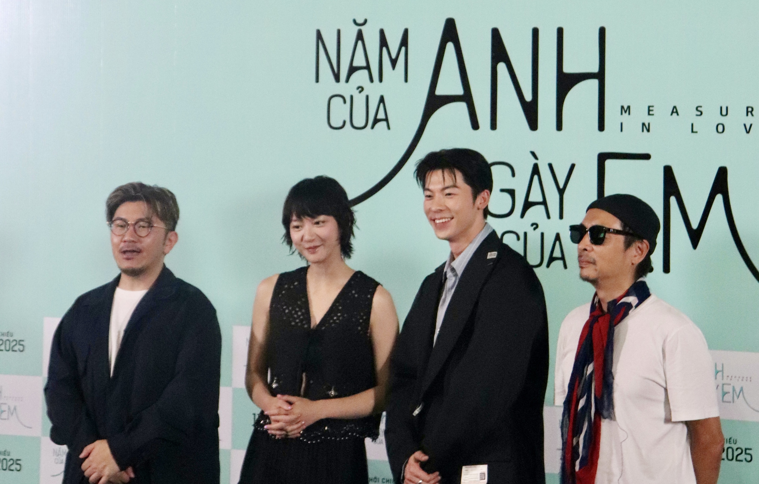 តារាសម្ដែង Hua Quang Han បញ្ចាំងភាពយន្តថ្មីនៅទីក្រុងហូជីមិញ - រូបថត ១. Tài tử Hứa Quang Hán ra mắt phim mới tại TP.HCM- Ảnh 1.