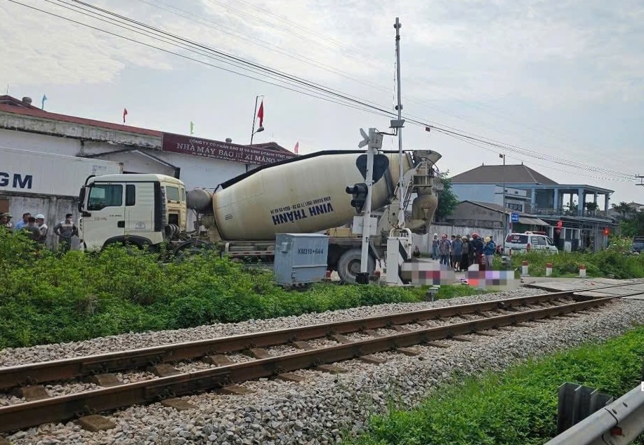 Xe bồn va chạm xe máy, 2 phụ nữ tử vong- Ảnh 2.