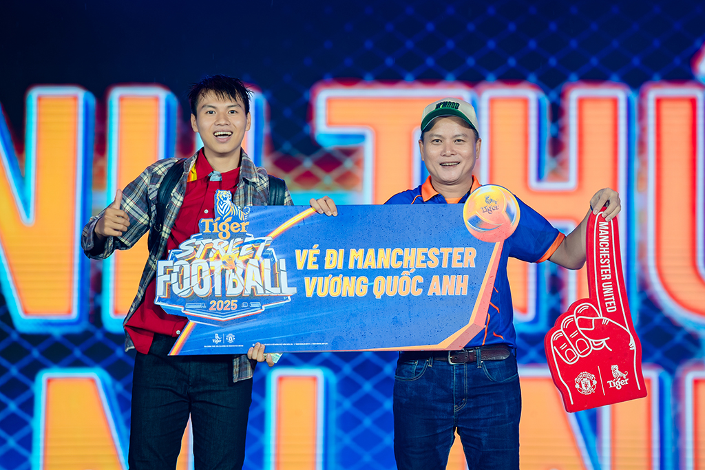 Nha Trang រកឃើញអ្នកតំណាងដំបូងដើម្បីប្រកួតប្រជែងជាមួយវីរបុរស Manchester United - រូបថត 6 ។ Nha Trang tìm ra đại diện đầu tiên tranh tài cùng huyền thoại Manchester United - Ảnh 6.