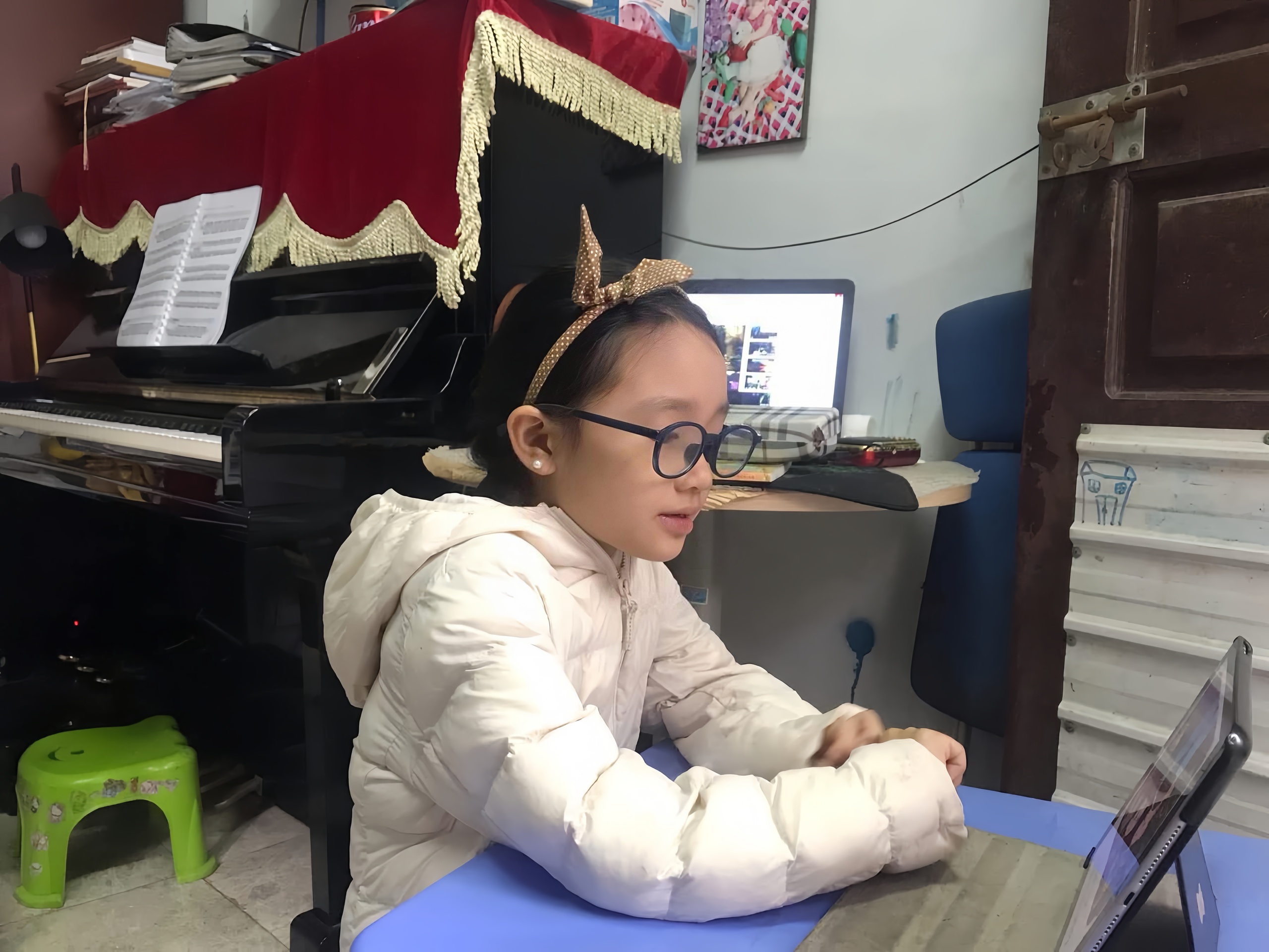 Đàn piano thay đổi cuộc đời một học sinh tiểu học - Ảnh 3.