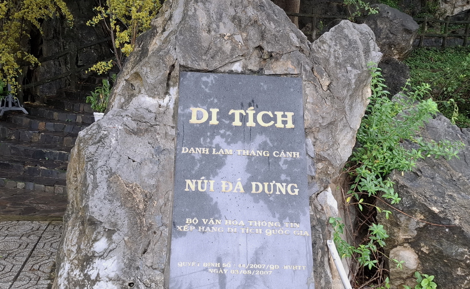Krajina Ha Tien Ten: Nejistá hora Da Dung - Foto 3. Hà Tiên thập cảnh: Cheo leo núi Đá Dựng- Ảnh 3.